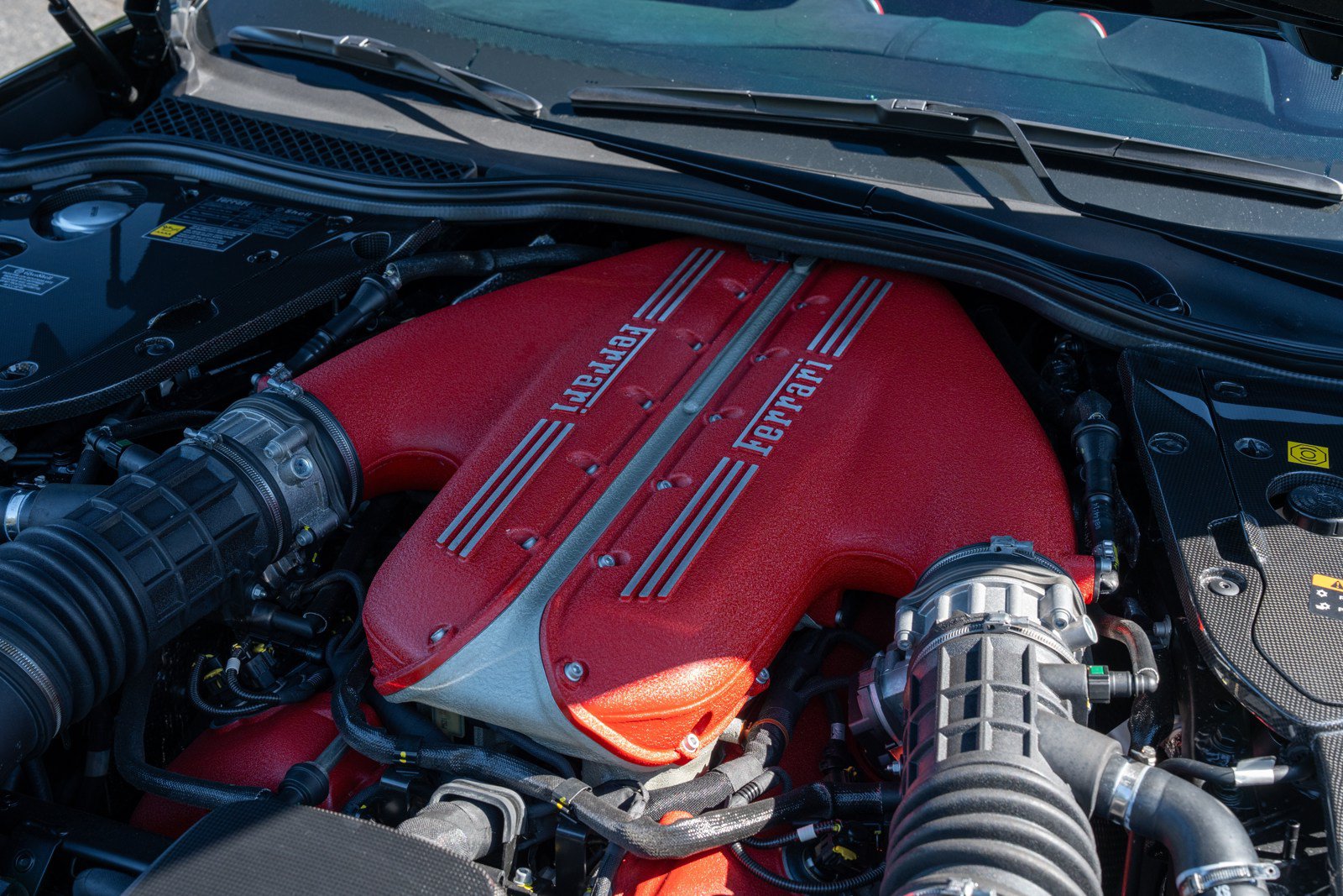 Used 2022 Ferrari 812 Competizione RWD image 25