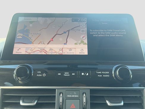 Used 2024 Nissan Armada Platinum w/ Captain's Chairs Package image 33