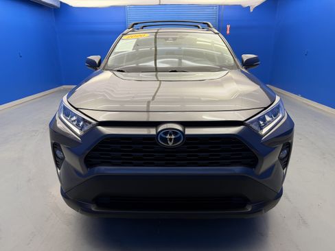 Used 2020 Toyota RAV4 XLE Premium AWD/4WD image 3