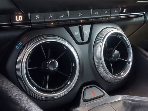 Used 2017 Chevrolet Camaro LT RWD image 15