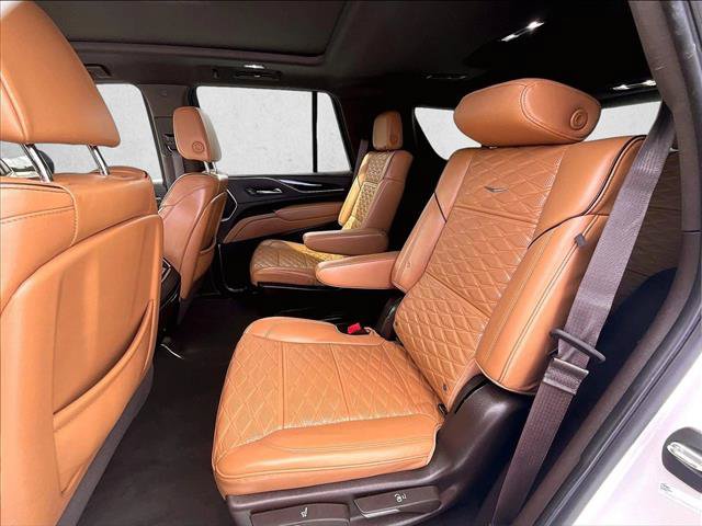 Used 2023 Cadillac Escalade Premium Luxury AWD/4WD image 28