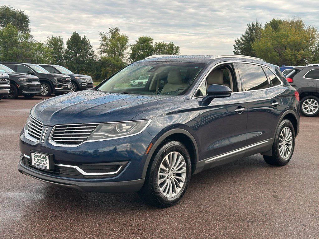 Used 2017 Lincoln MKX Select w/ Select Plus Package AWD/4WD image 4