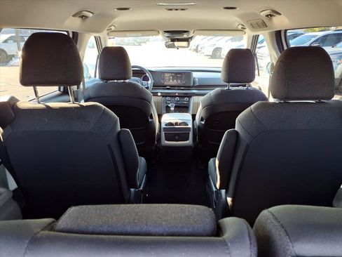 Used 2022 Kia Carnival LX image 25
