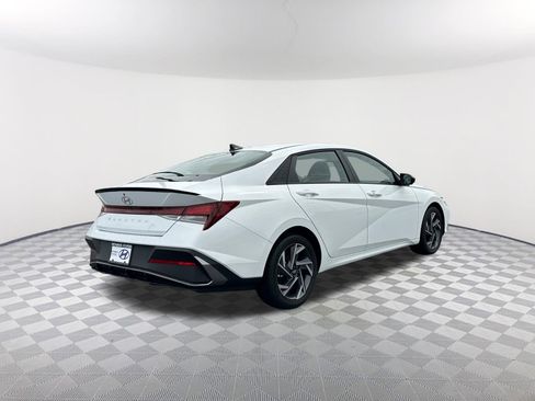 Used 2025 Hyundai Elantra Sport image 7