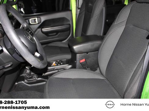 Used 2018 Jeep Wrangler Unlimited Sport AWD/4WD image 4