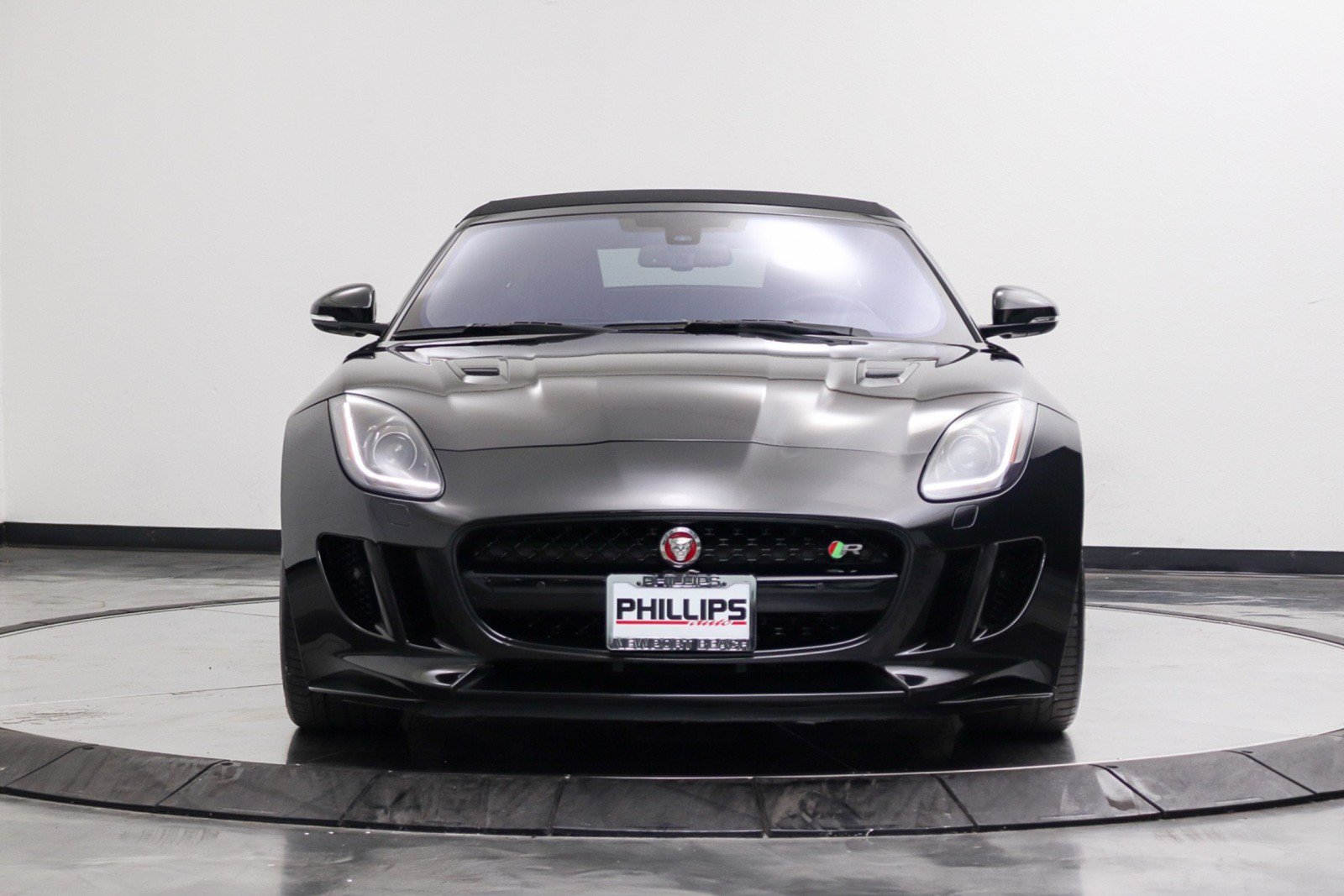 Used 2017 Jaguar F-TYPE R AWD/4WD image 8