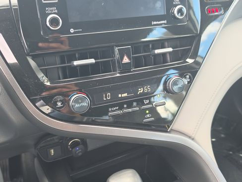 Used 2024 Toyota Camry SE image 22