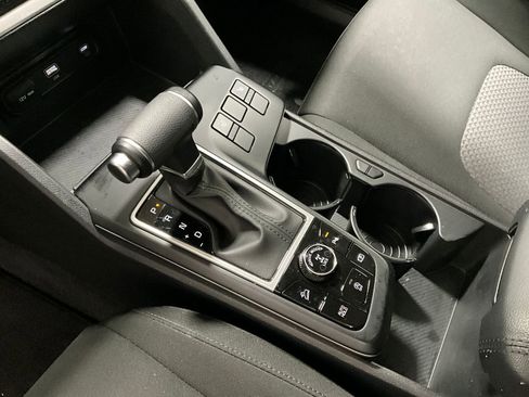 Used 2024 Kia Sportage LX image 17