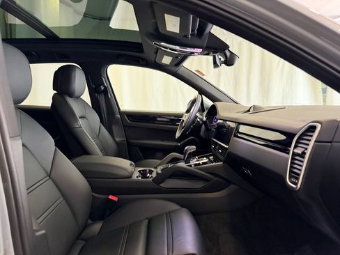 Certified 2023 Porsche Cayenne AWD/4WD image 15