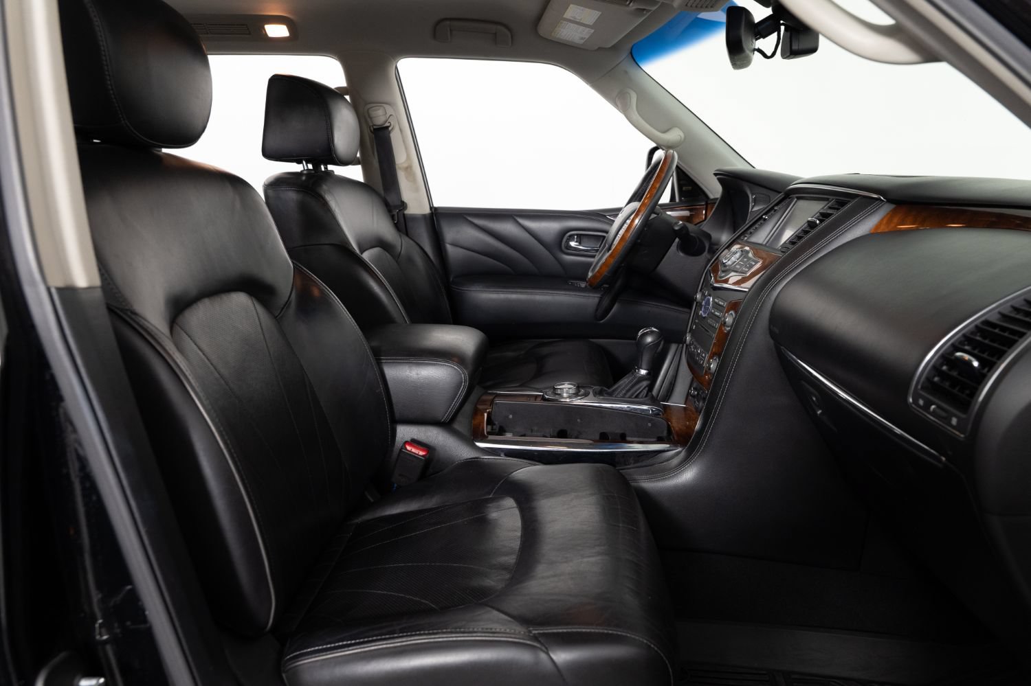 Used 2016 INFINITI QX80 4WD w/ Deluxe Technology Package image 31