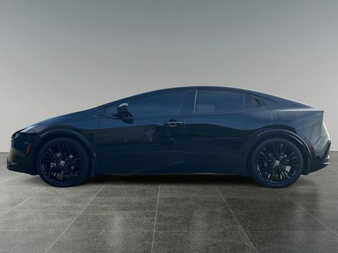 Used 2025 Toyota Prius AWD image 4
