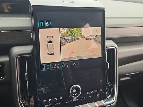 Used 2025 GMC Yukon AT4 Ultimate AWD/4WD image 24