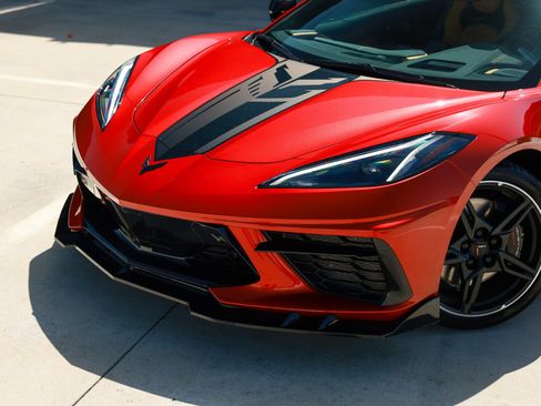 Used 2024 Chevrolet Corvette Stingray Preferred Cpe w/ Z51 Performance Package RWD image 31