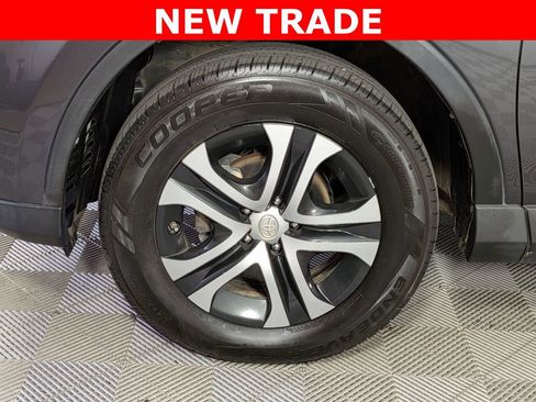 Used 2018 Toyota RAV4 LE image 29