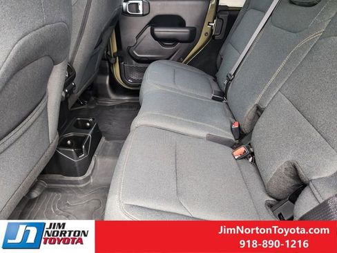 Used 2025 Jeep Wrangler Sport image 31