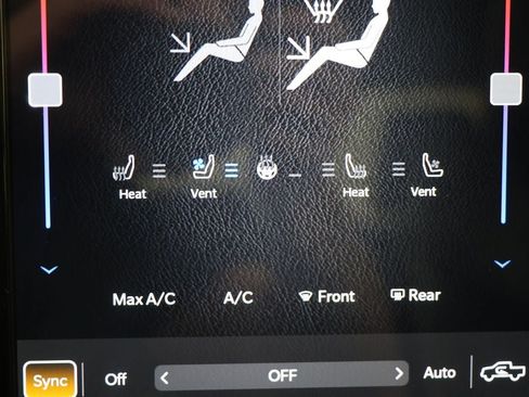 Used 2024 RAM 1500 Laramie AWD/4WD image 32