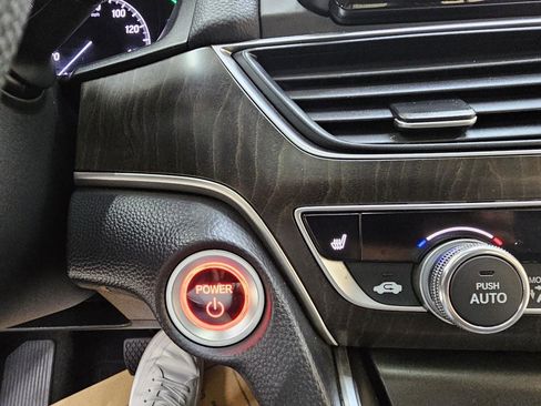 Used 2021 Honda Accord EX image 32