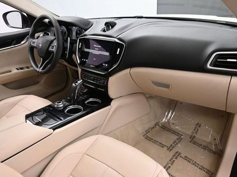 Used 2022 Maserati Ghibli Modena image 20