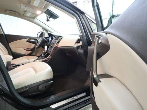 Used 2014 Buick Verano FWD image 10