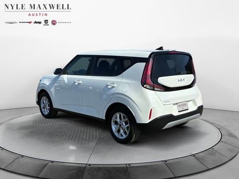 Used 2024 Kia Soul LX w/ Option Group 015 image 12