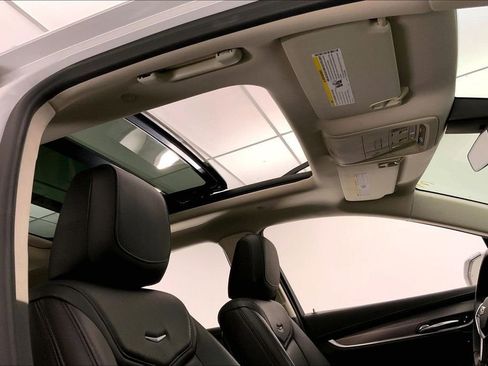 Used 2018 Cadillac XT5 Luxury w/ Driver Awareness Package image 26