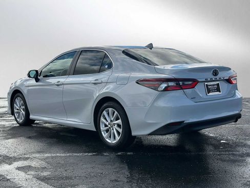 Used 2024 Toyota Camry LE image 5