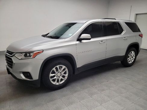 Used 2018 Chevrolet Traverse LT image 2