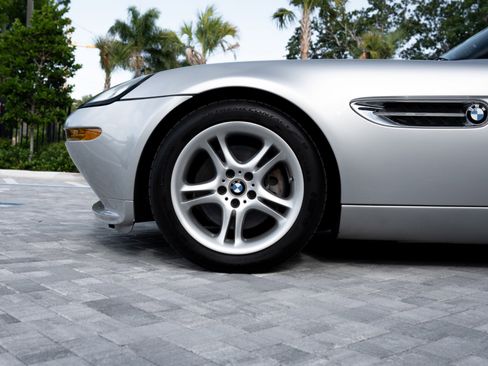 Used 2002 BMW Z8 RWD image 11