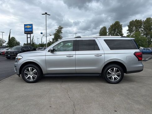 Used 2024 Ford Expedition Max Limited AWD/4WD image 2