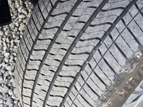 Used 2024 Chevrolet Suburban High Country image 31