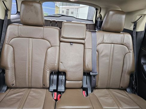 Used 2014 Lincoln MKT AWD image 30