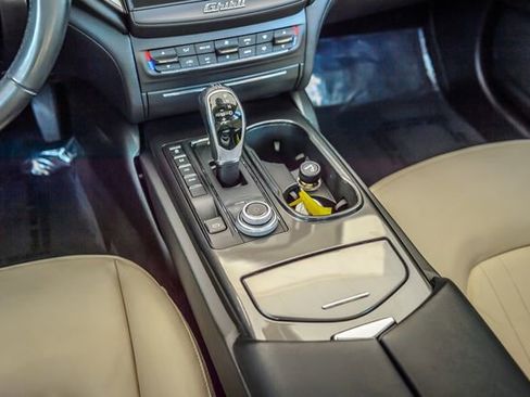 Used 2018 Maserati Ghibli RWD image 33