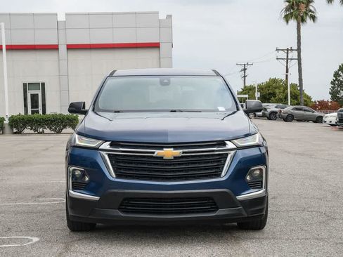 Used 2022 Chevrolet Traverse LS FWD image 2