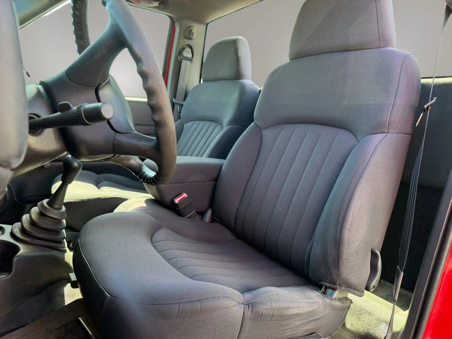 Used 2003 Chevrolet S10 Pickup 2WD Regular Cab image 10