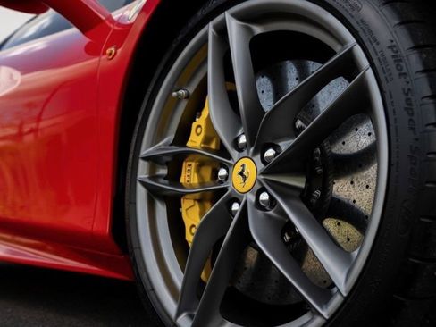Used 2018 Ferrari 488 Spider RWD image 7