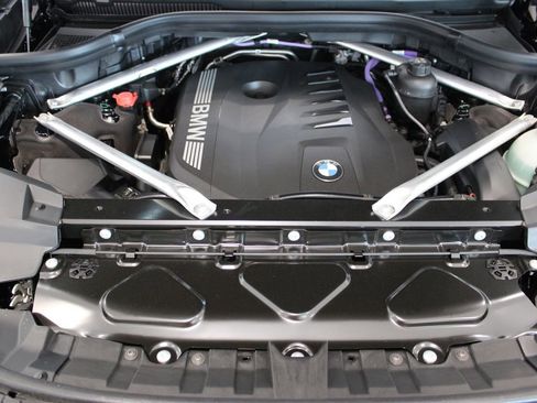 New 2026 BMW X7 xDrive40i w/ Executive Package AWD/4WD image 8