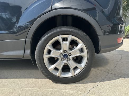 Used 2015 Ford Escape Titanium FWD image 33