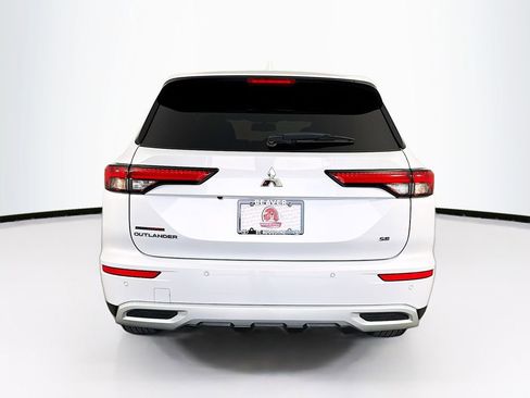 Used 2024 Mitsubishi Outlander SE image 8