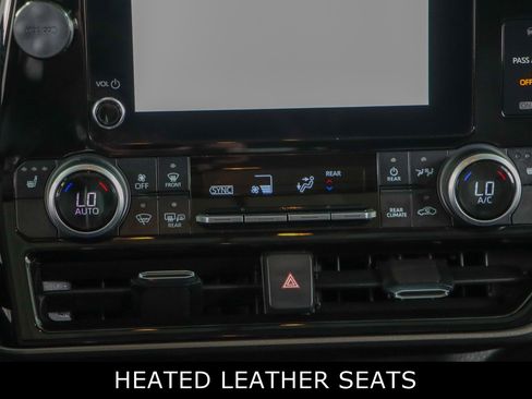 Used 2023 Toyota Highlander XLE image 20