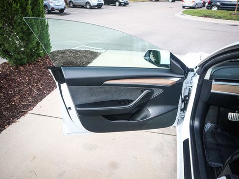 Used 2023 Tesla Model 3 Performance image 14