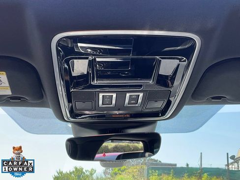 Used 2018 Land Rover Range Rover Velar R-Dynamic SE AWD/4WD image 42