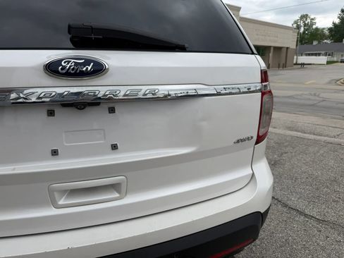Used 2014 Ford Explorer Limited w/ Equipment Group 302A AWD/4WD image 8