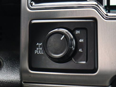 Used 2022 Ford F250 Platinum w/ FX4 Off-Road Package image 34