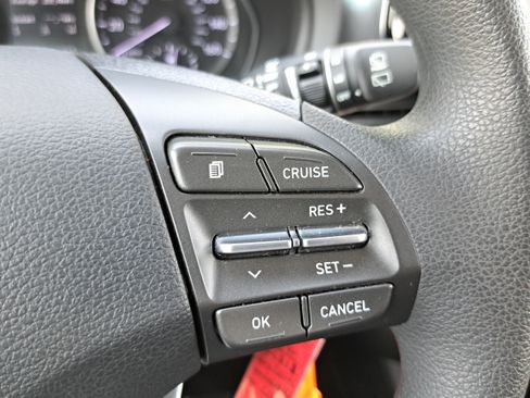 Used 2018 Hyundai Elantra GT FWD image 17