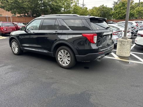 Used 2023 Ford Explorer Limited w/ Limited Technology Package AWD/4WD image 3