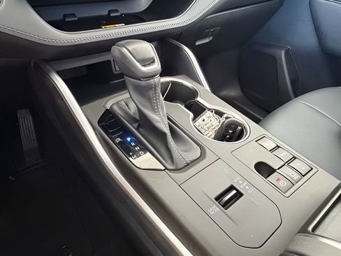 Used 2023 Toyota Highlander XLE image 50