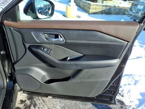 Used 2023 Nissan Rogue SL image 19