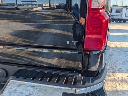 Used 2025 Chevrolet Silverado 1500 LT AWD/4WD image 13