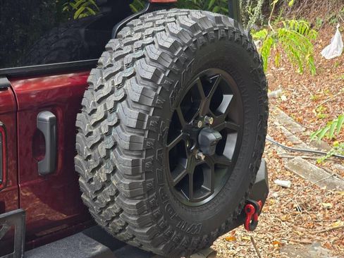 Used 2021 Jeep Wrangler Sport AWD/4WD image 16