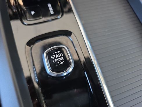 Used 2024 Volvo S60 B5 Core image 17